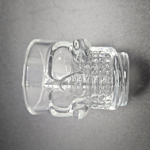 6 peice clear Skull shot glasses - Picture 4 of 6